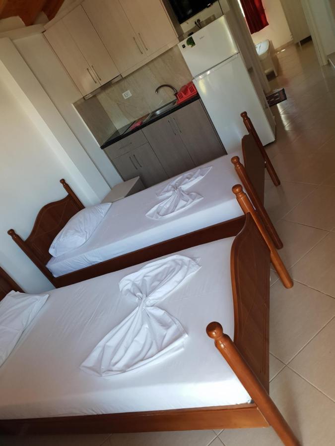 Ylli Mance Apartments คซามิล ภายนอก รูปภาพ
