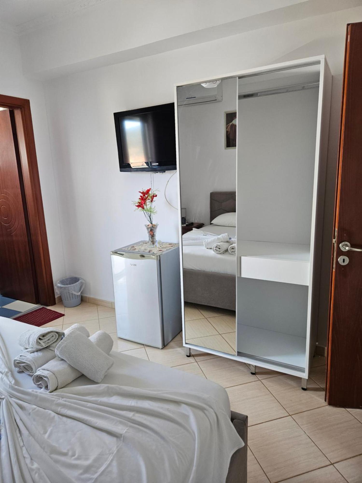 Ylli Mance Apartments คซามิล ภายนอก รูปภาพ